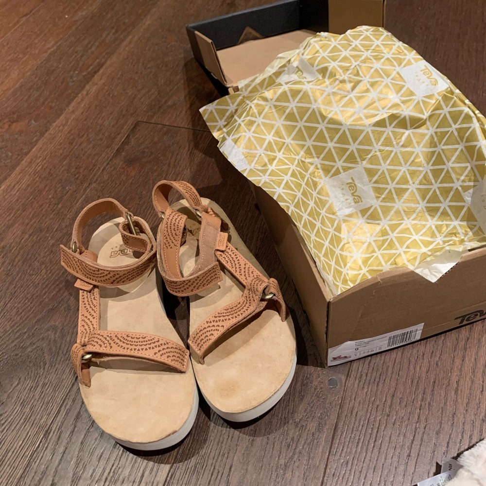 Teva women’s midform universal geometric